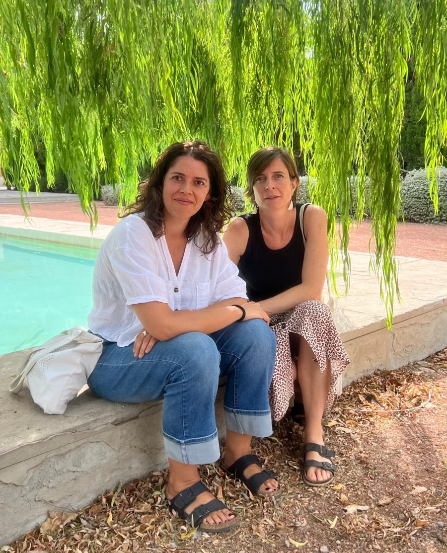 «En l'actual estat d'emergència climàtica, no té sentit continuar fent patis escolars plens de ciment, completament buits de vegetació, ombra i estímuls de vida»