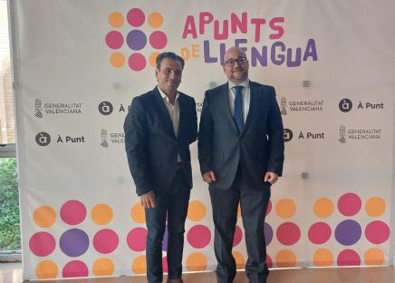 Nous materials de valencià i anglés en la plataforma d'aprenentatge de llengües d'À Punt finançada per la Conselleria  